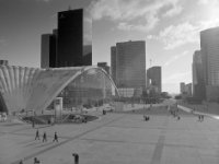 La Défense III : Frankrijk, Parijs, architectuur, set37, stadsgezicht, straatscene, zwartwit